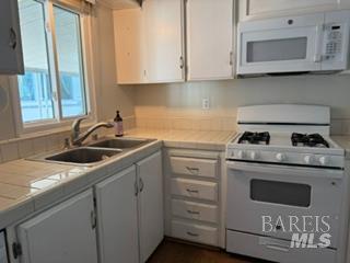 82 Pixy Place Santa Rosa, CA 95409 - Photo 3 of 14 Gallery Image 3