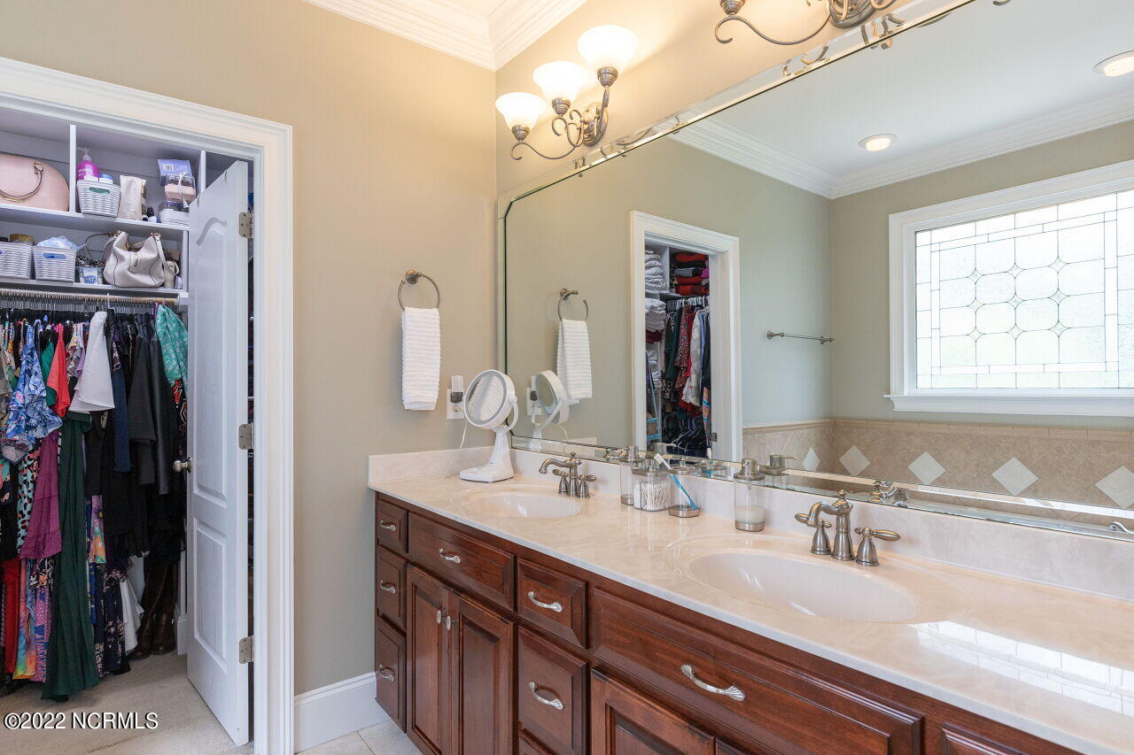 7300 Cleveland Road Clayton, NC 27520 - Photo 20 of 42 020-1280x960-first-floor-master-bathroom