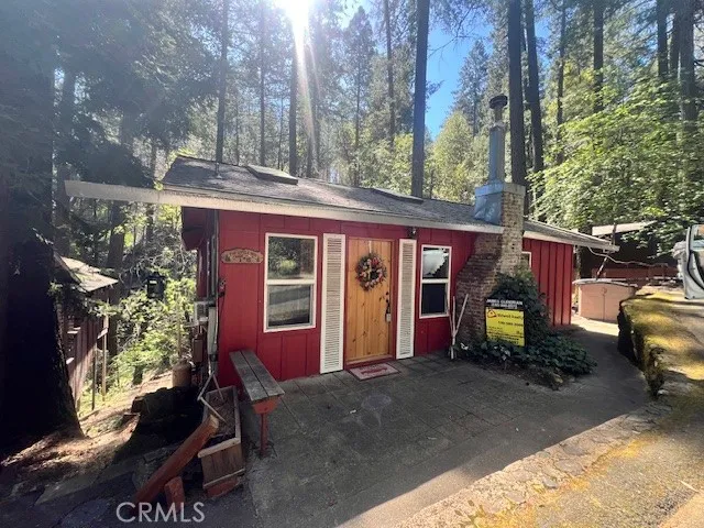 a view of a building with sitting area