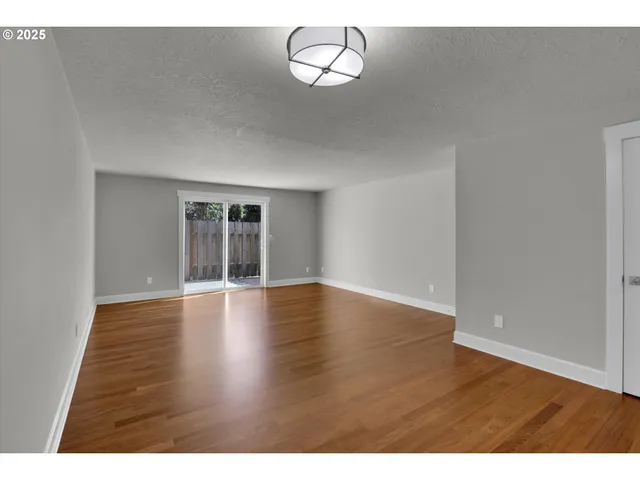 $275,000 | 4425 Cornwall Street, Unit 7, West Linn, OR 97068