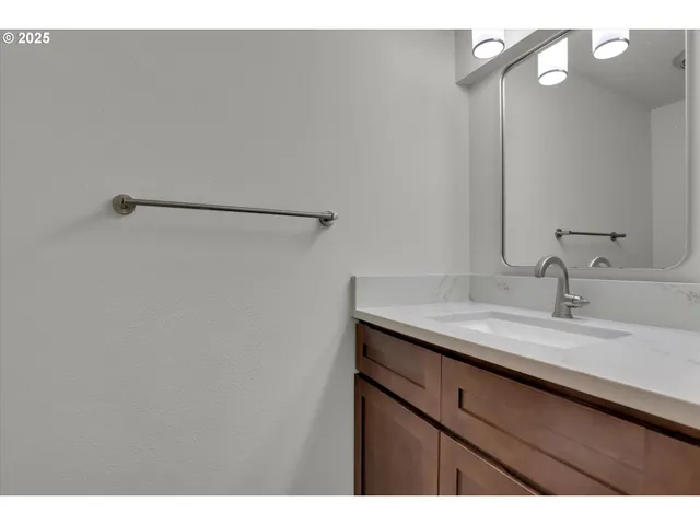 $275,000 | 4425 Cornwall Street, Unit 7, West Linn, OR 97068