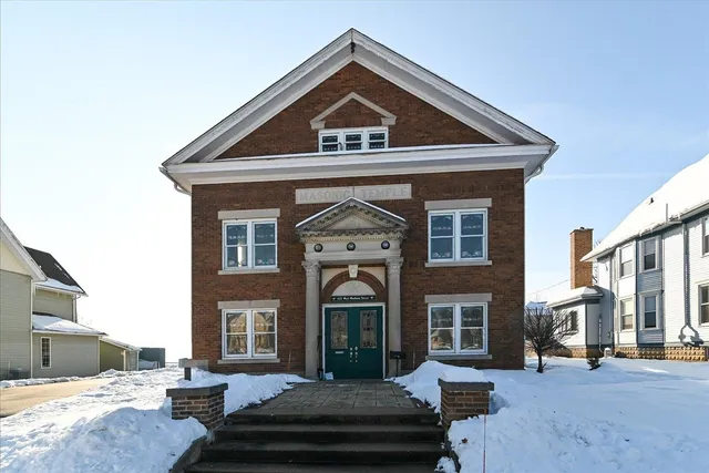 $459,000 | 422 West Madison Street, Waterloo, WI 53594