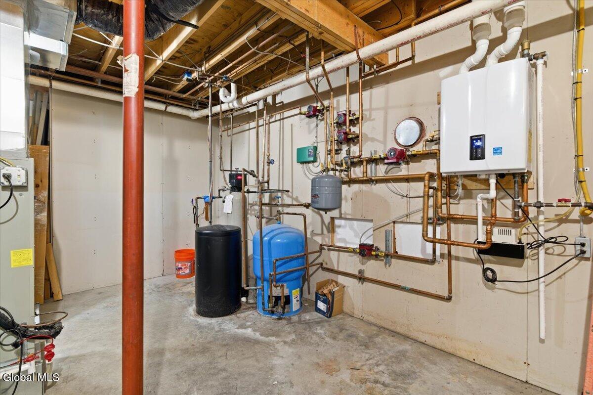 174 Parkhurst Road Wilton, NY 12831 - Photo 32 of 39 40-FJD_9168