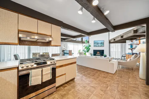 $555,000 | 930 Alpine Drive, Unit PP2, Fontana, WI 53125