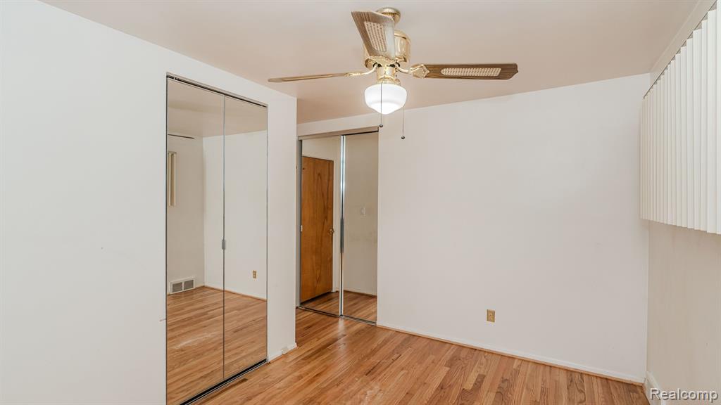 1295 Columbia Road Berkley, MI 48072 - Photo 32 of 53