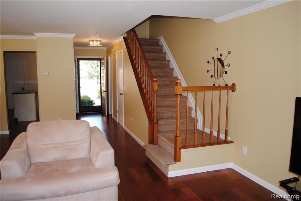 572 Tennyson Rochester Hills, MI 48307 - Photo 5 of 23