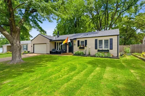 $324,997 | 8207 Barkley Street, Overland Park, KS 66204