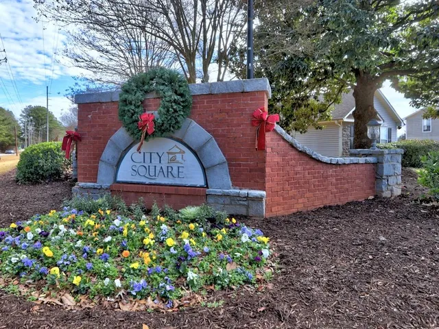 $250,000 | 1330 Lafayette Square, McDonough, GA 30252