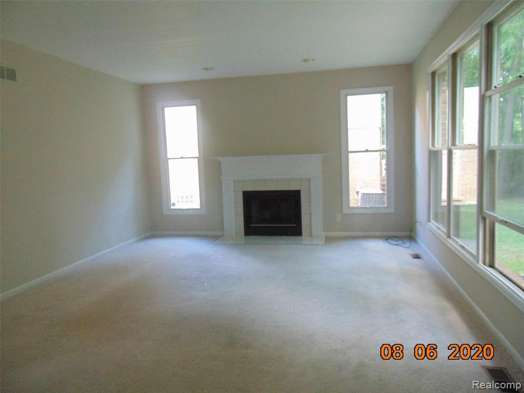 709 Lake Ridge Road Rochester Hills, MI 48307 - Photo 5 of 20