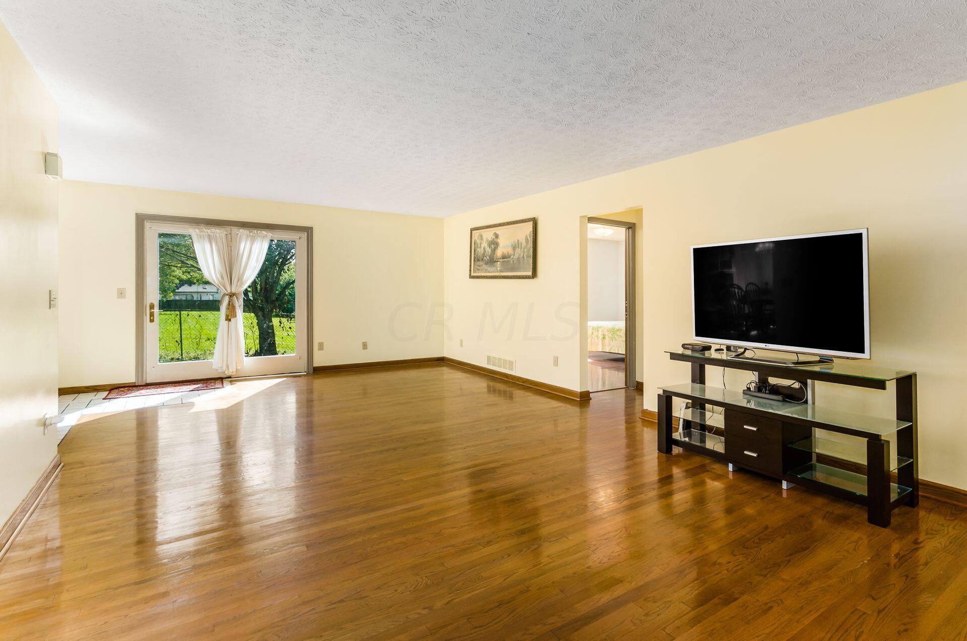 3537 Dempsey Road Westerville, OH 43081 - Photo 5 of 45 011_7422b7f_g dempsey rd-015a