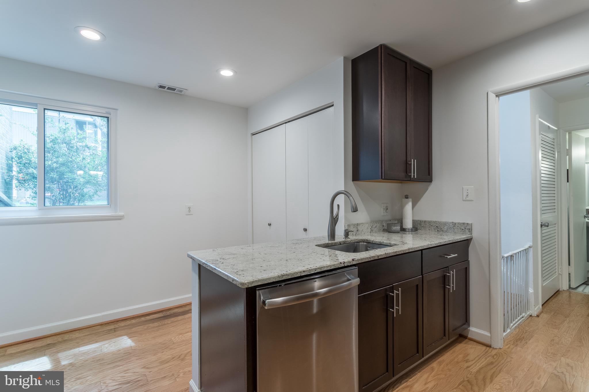 1705 Wainwright Drive Reston, VA 20190 - Photo 4 of 23 Gallery Image 4