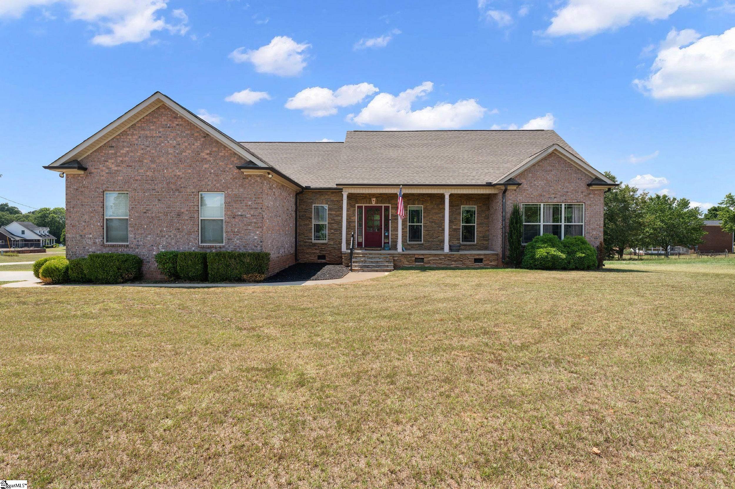 4401 Parris Bridge Road Boiling Springs, SC 29316 - Photo 1 of 44