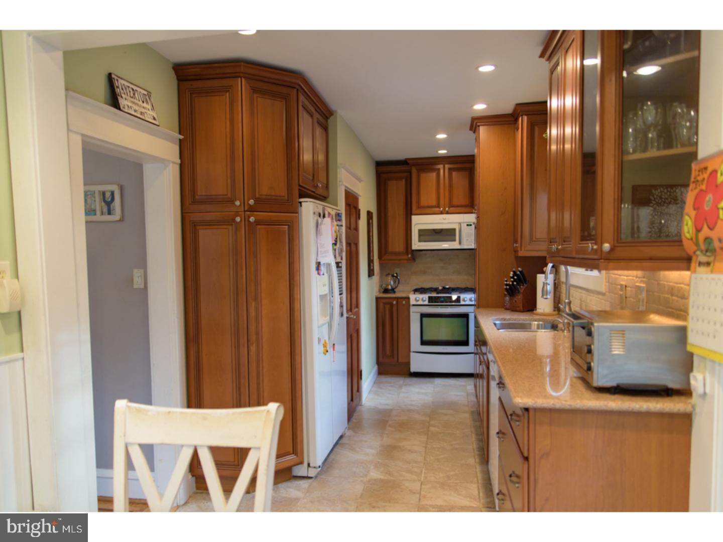 2424 Poplar Road Havertown, PA 19083 - Photo 8 of 25
