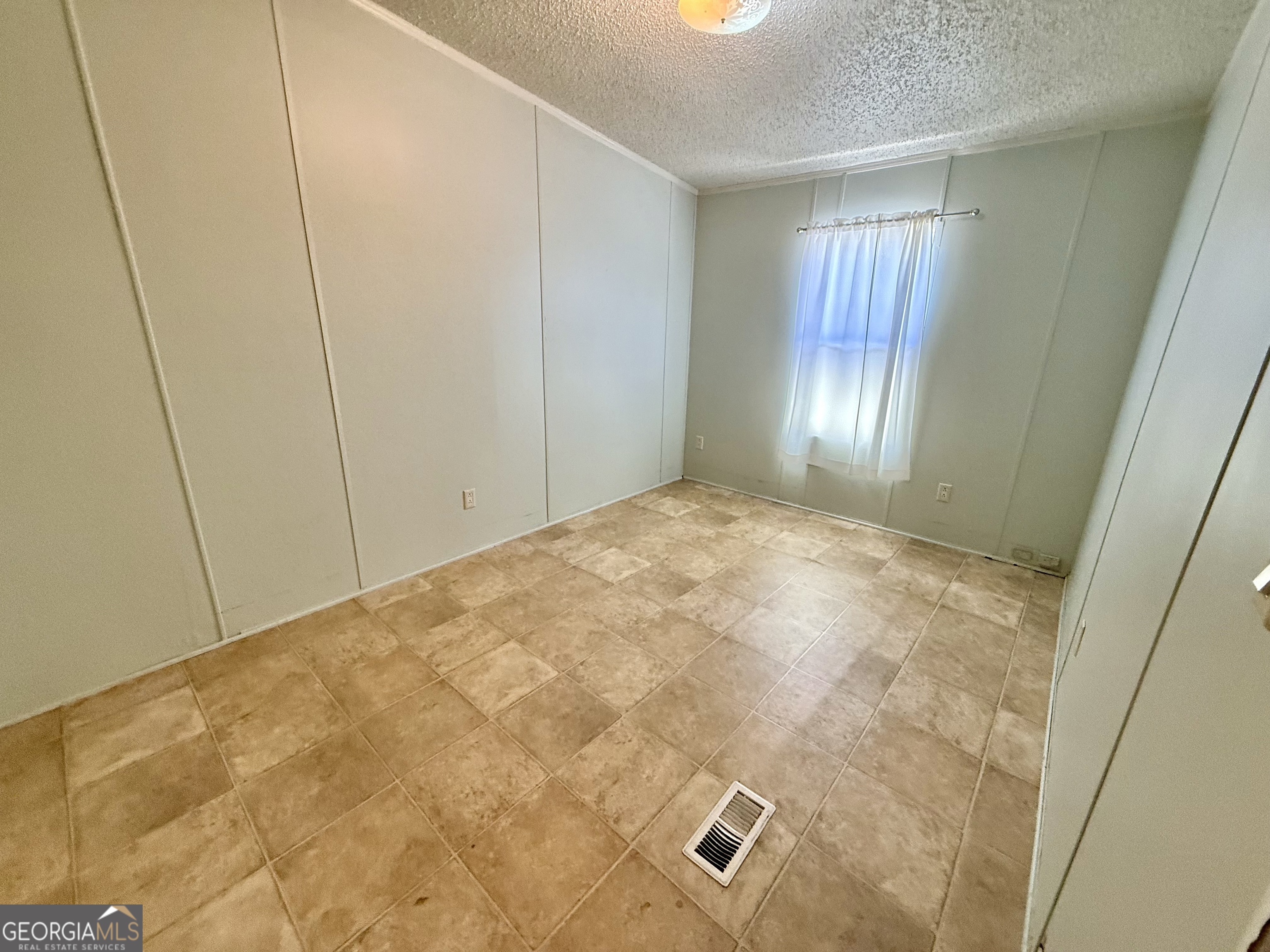 240 Professional Court Dallas, GA 30132 - Photo 12 of 18