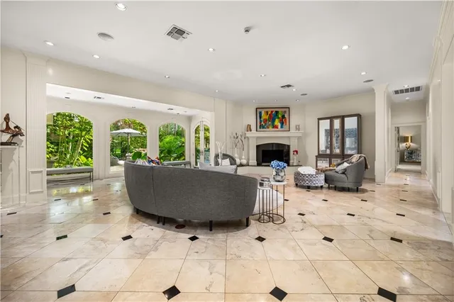 $1,399,000 | 1900 Eden Oak Drive, Alexandria, LA 71301