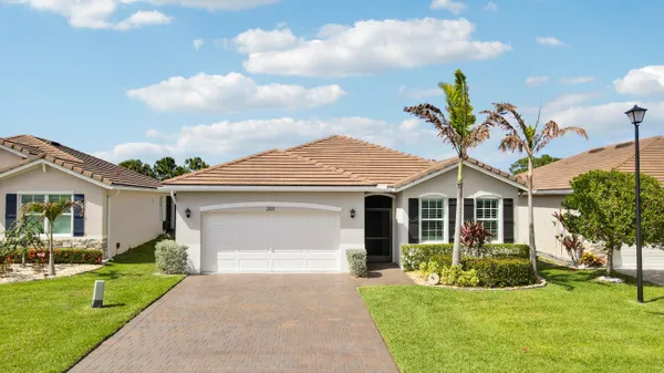 $670,000 | 2011 Northwest Golden Oak Trail, Jensen Beach, FL 34957