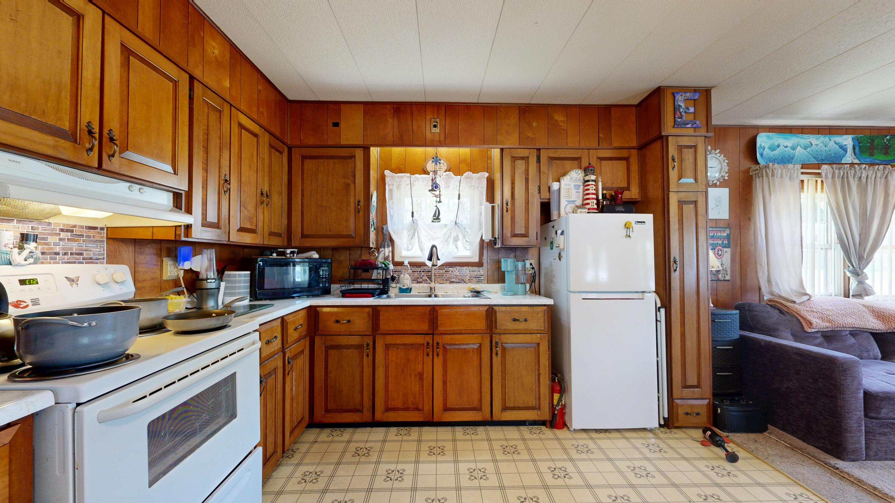 8 Ledgemere Lane Lewiston, ME 04240 - Photo 3 of 28 Kitchen