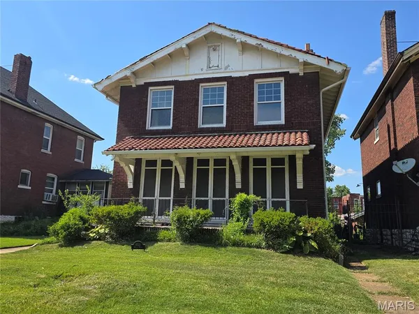 $100,000 | 4535 Holly Avenue, St. Louis, MO 63115