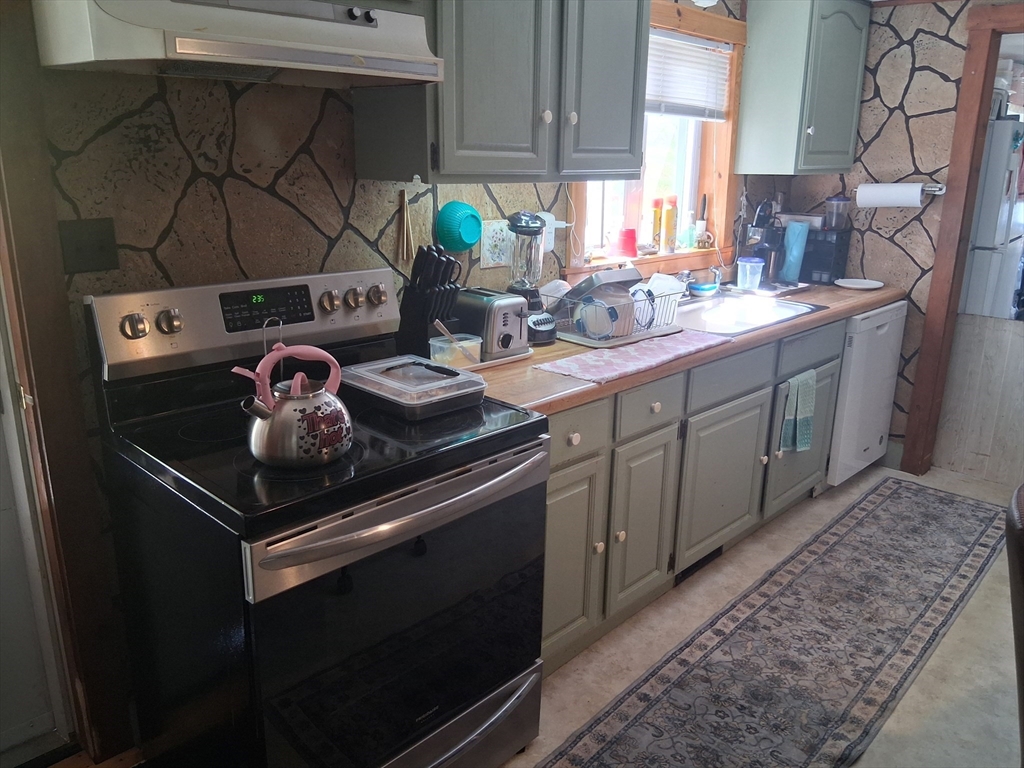 465 Tully Road Orange, MA 01364 - Photo 9 of 20