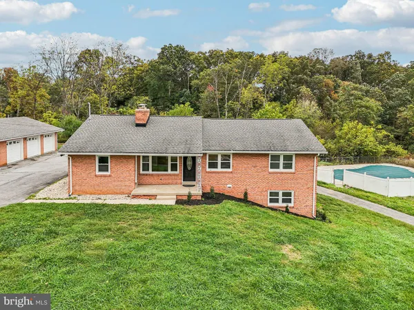 $899,900 | 15474 Roxbury Road, Glenwood, MD 21738