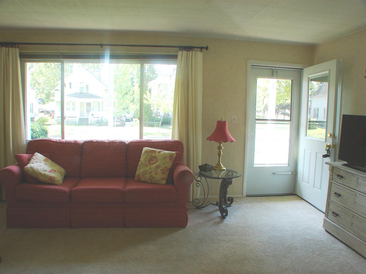 247 Rockingham Avenue Alma, MI 48801 - Photo 6 of 24 1866773-5.JPG
