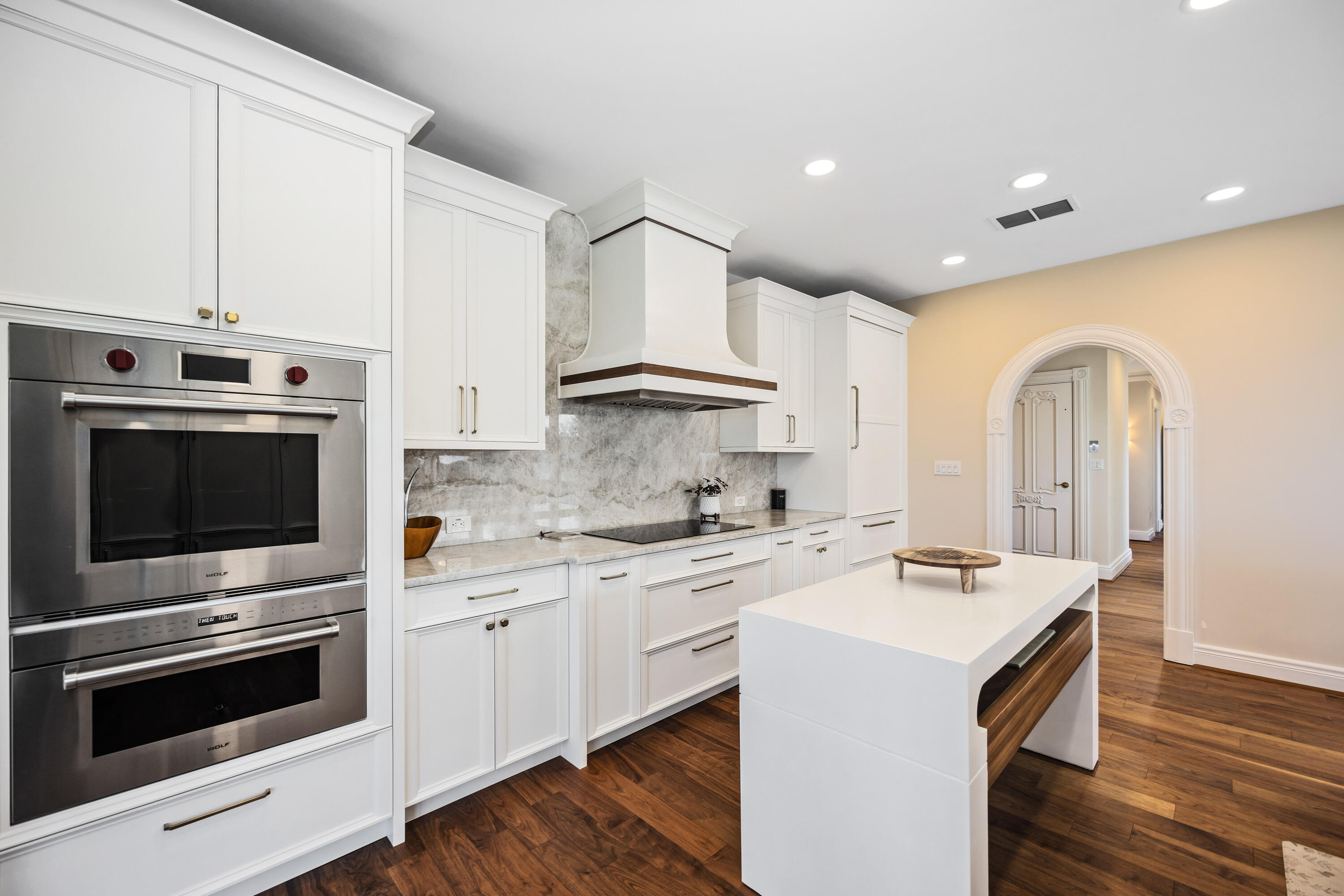 8218 Sanderling Road Sarasota, FL 34242 - Photo 13 of 99 SOTA0345