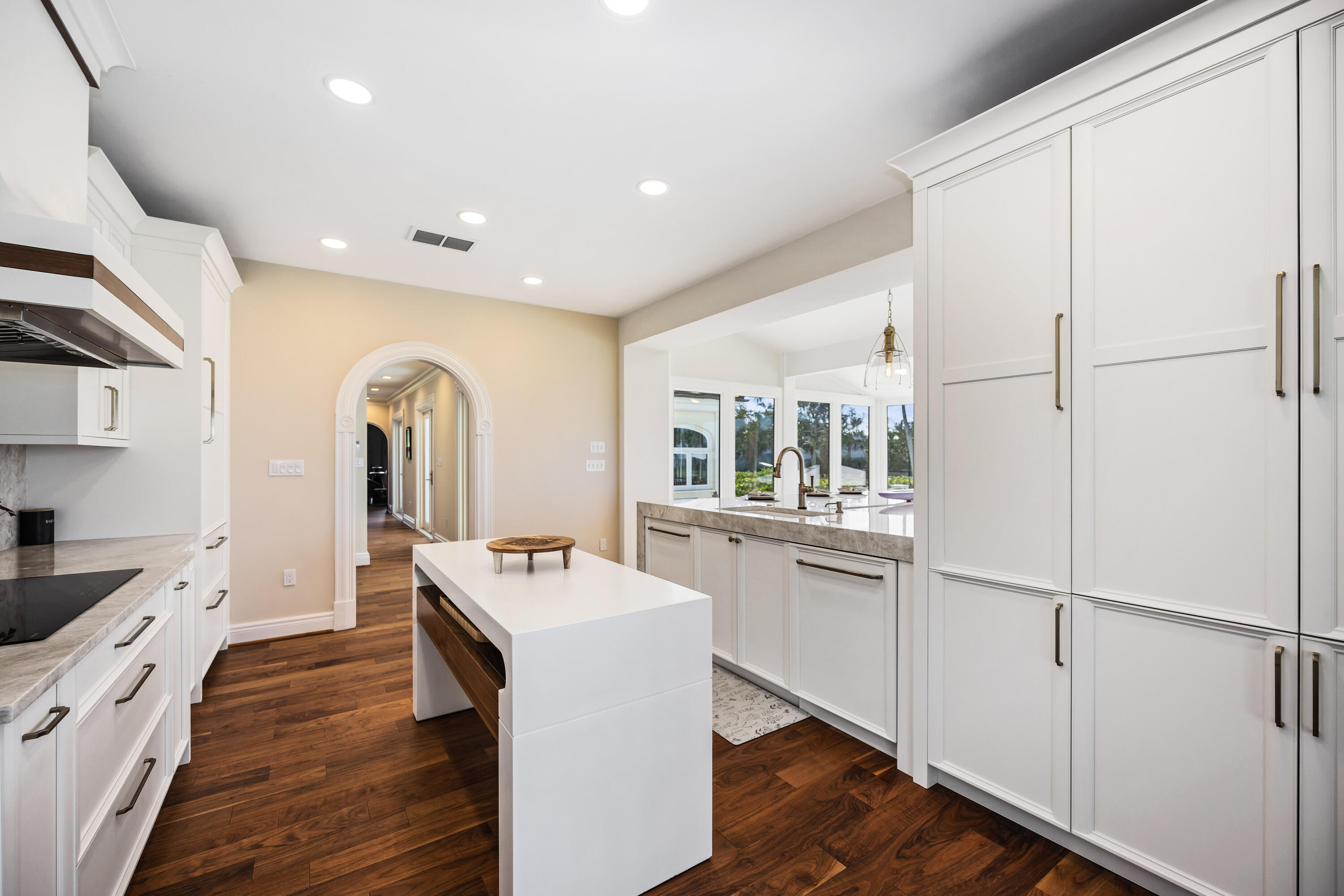8218 Sanderling Road Sarasota, FL 34242 - Photo 15 of 99 SOTA0340