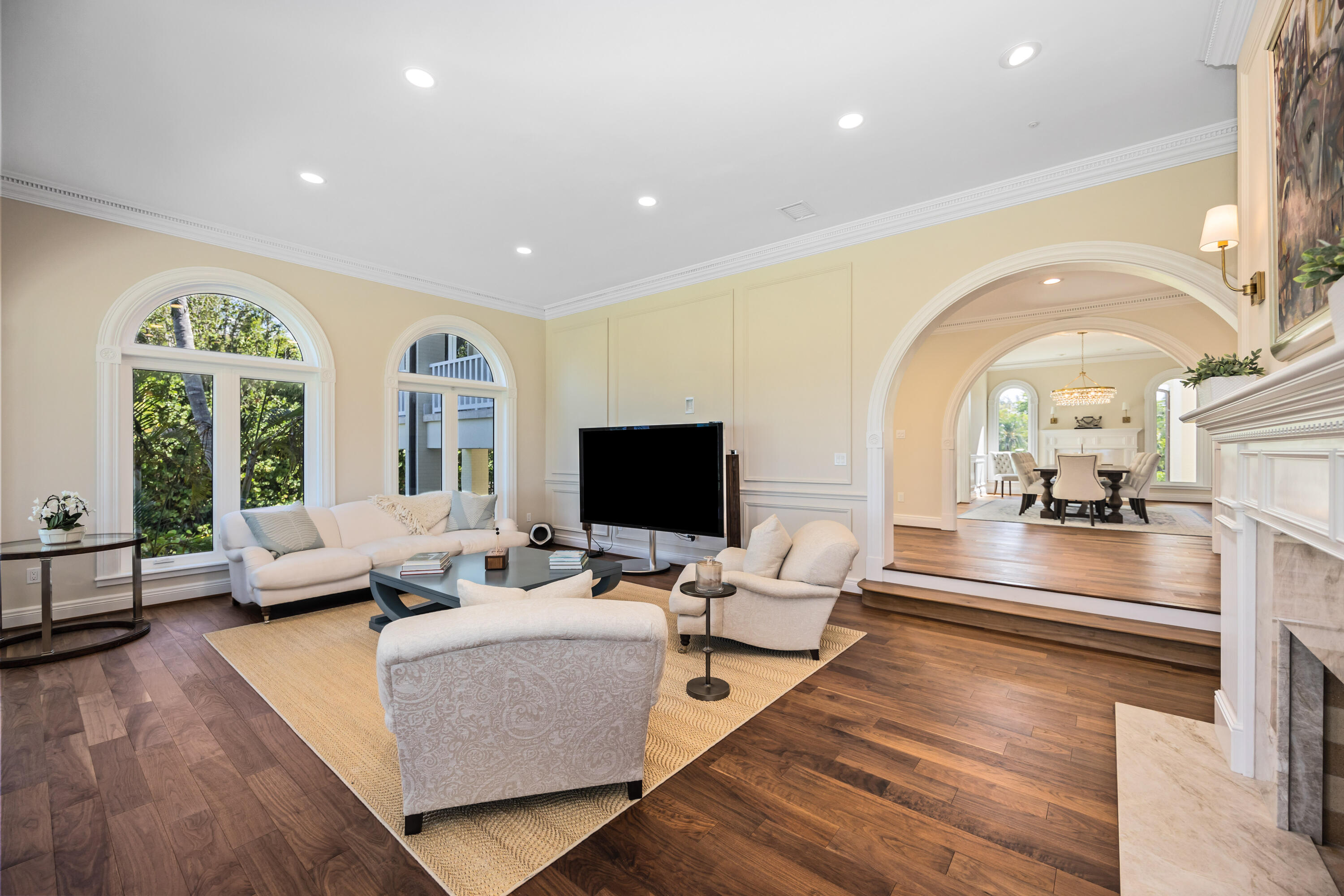 8218 Sanderling Road Sarasota, FL 34242 - Photo 8 of 99 SOTA0173