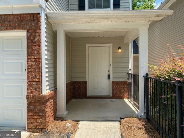 646 Lakes Circle Lithonia, GA 30058 - Photo 6 of 32 a view of entryway front of house