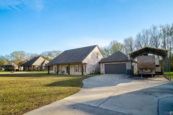 $440,000 | 7066 Port Hudson-Pride Road, Zachary, LA 70791