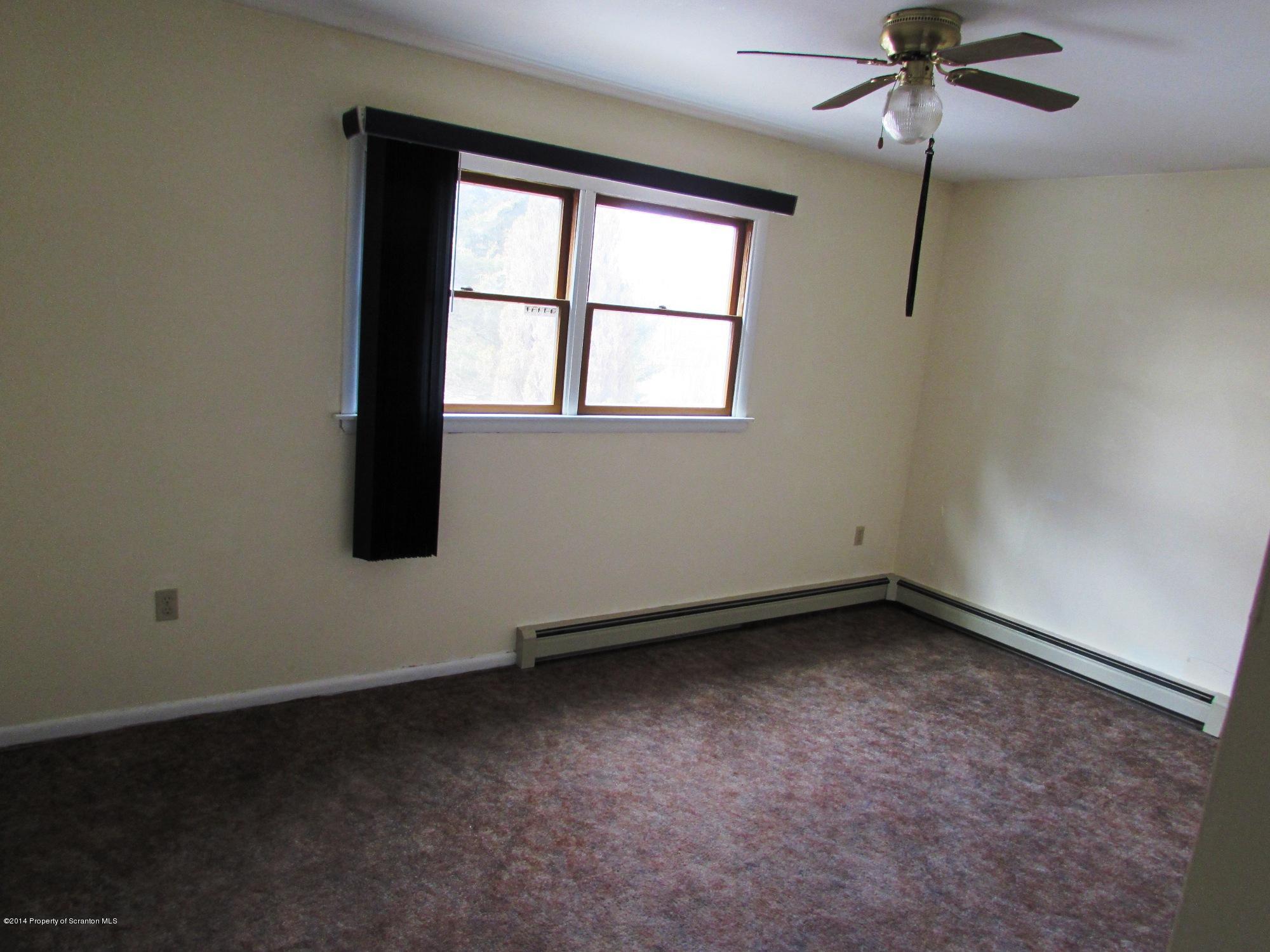 1467 Mt Cobb Road Lake Ariel, PA 18436 - Photo 11 of 15 Gallery Image 11