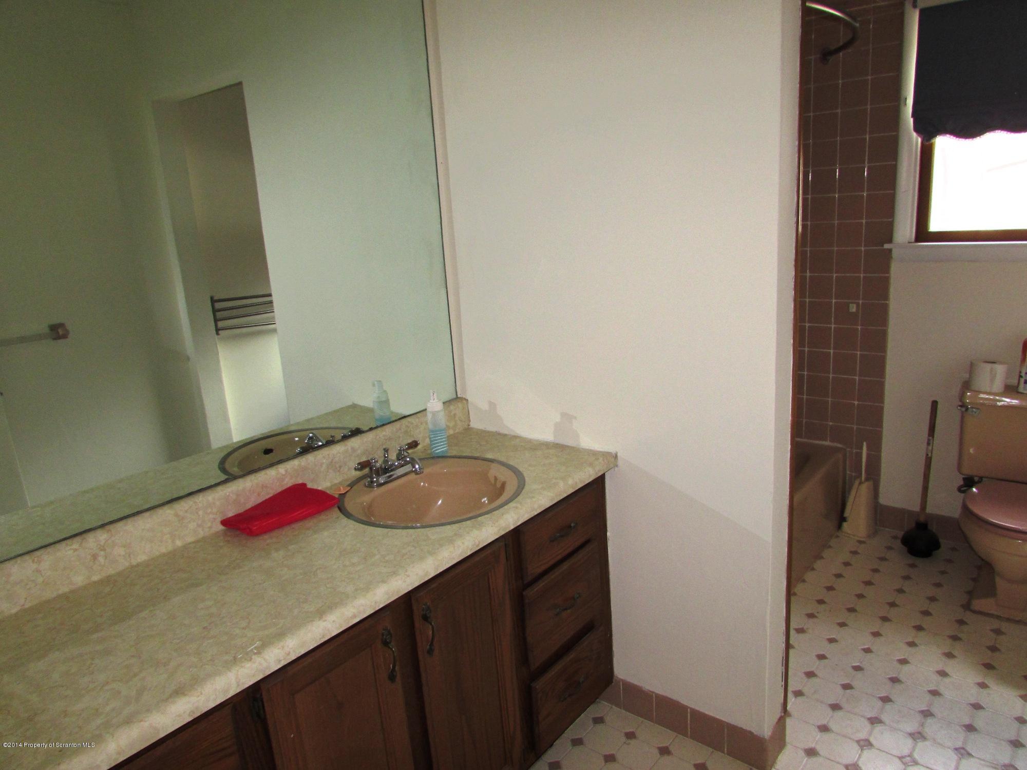 1467 Mt Cobb Road Lake Ariel, PA 18436 - Photo 13 of 15 Gallery Image 13