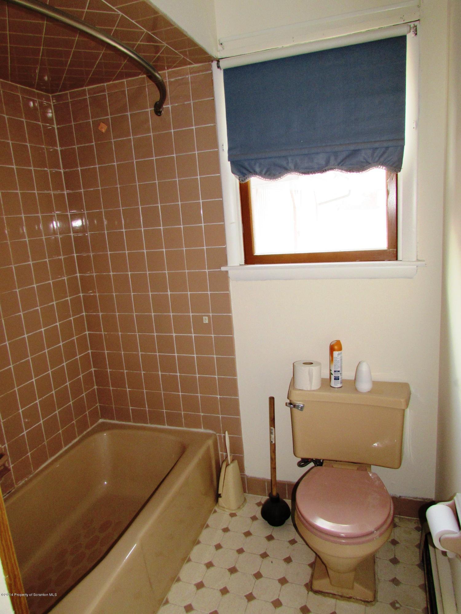 1467 Mt Cobb Road Lake Ariel, PA 18436 - Photo 14 of 15 Gallery Image 14