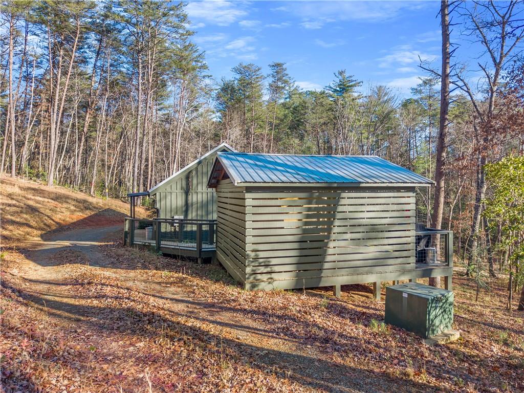 121 Waterfalls Way Clarkesville, GA 30523 - Photo 10 of 60