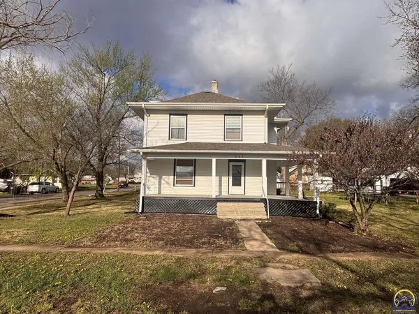 $179,900 | 333 South Pine Street, Cottonwood Falls, KS 66845