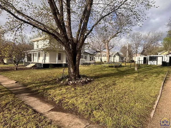 $179,900 | 333 South Pine Street, Cottonwood Falls, KS 66845
