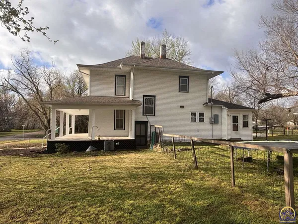 $179,900 | 333 South Pine Street, Cottonwood Falls, KS 66845