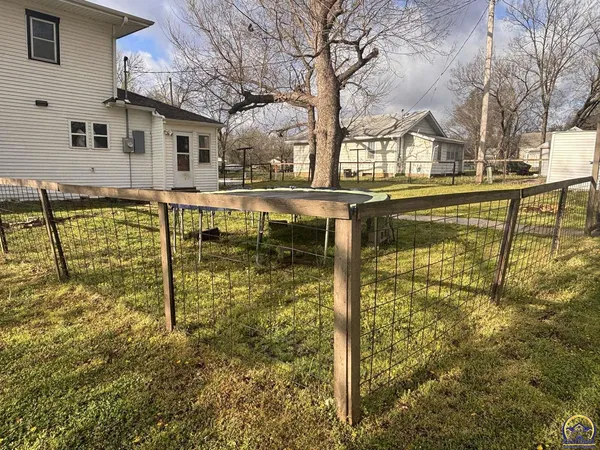 $179,900 | 333 South Pine Street, Cottonwood Falls, KS 66845