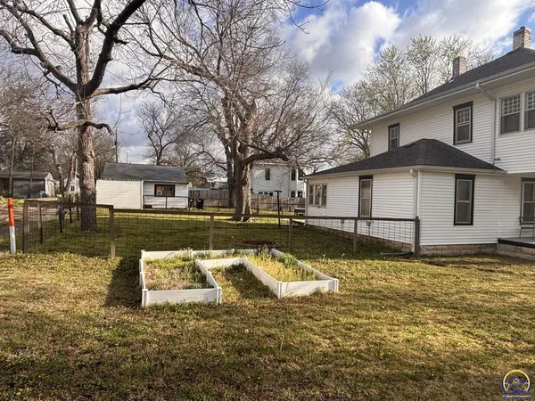 $179,900 | 333 South Pine Street, Cottonwood Falls, KS 66845