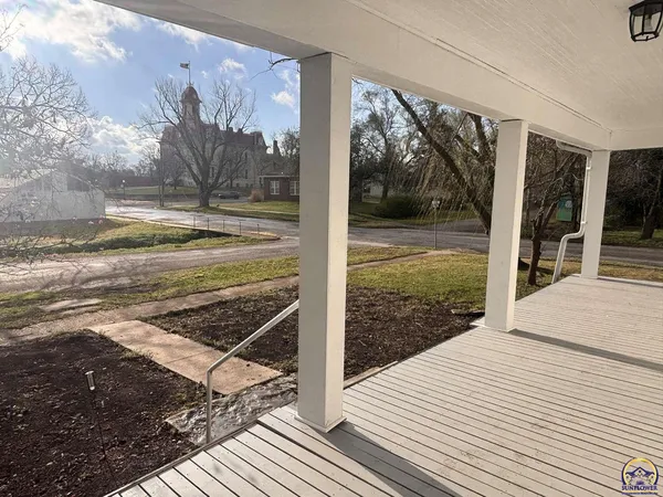 $179,900 | 333 South Pine Street, Cottonwood Falls, KS 66845