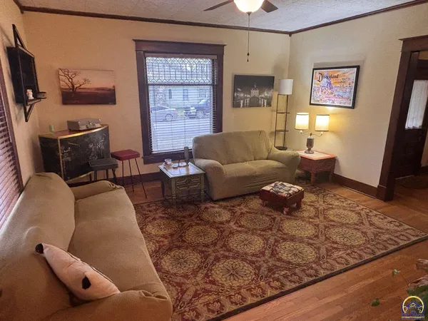 $179,900 | 333 South Pine Street, Cottonwood Falls, KS 66845