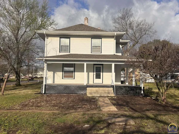$179,900 | 333 South Pine Street, Cottonwood Falls, KS 66845