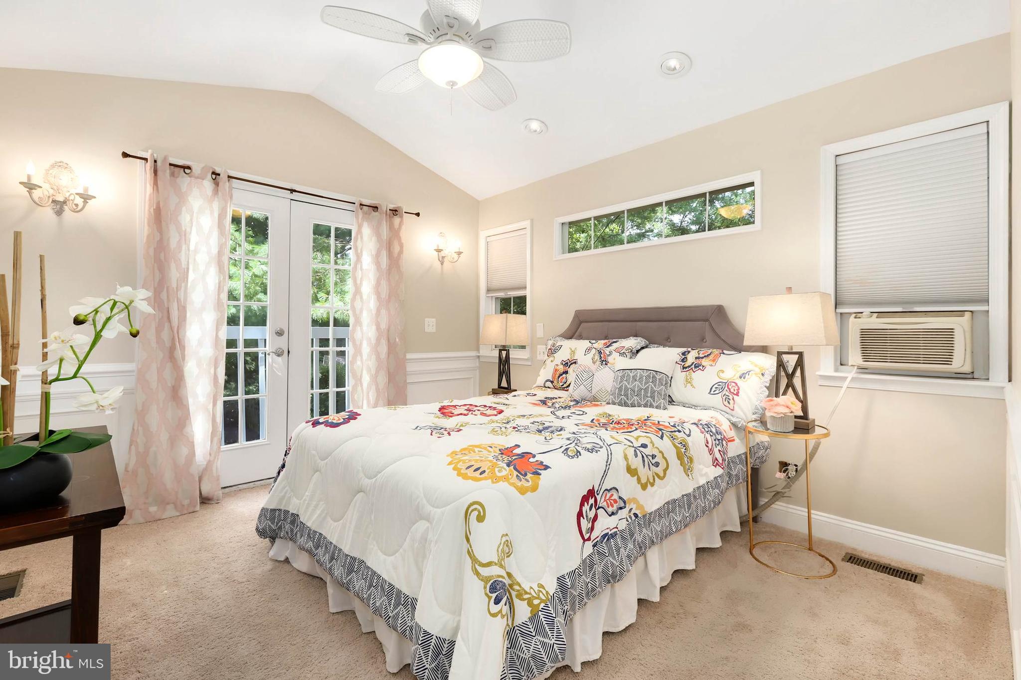 4 High Street Round Hill, VA 20141 - Photo 19 of 51 a bedroom with bed and a window