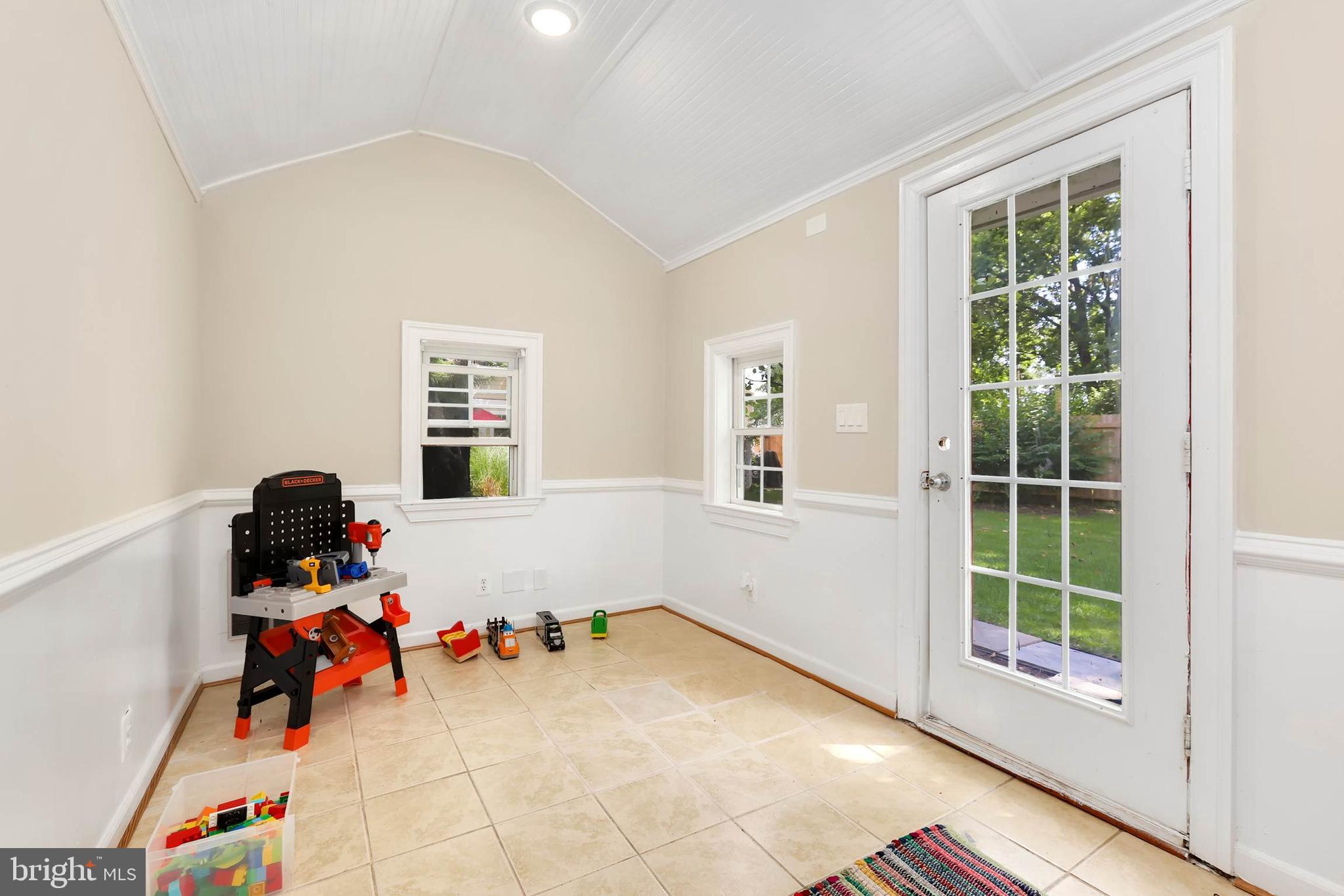 4 High Street Round Hill, VA 20141 - Photo 37 of 51 a play room with toys and a window