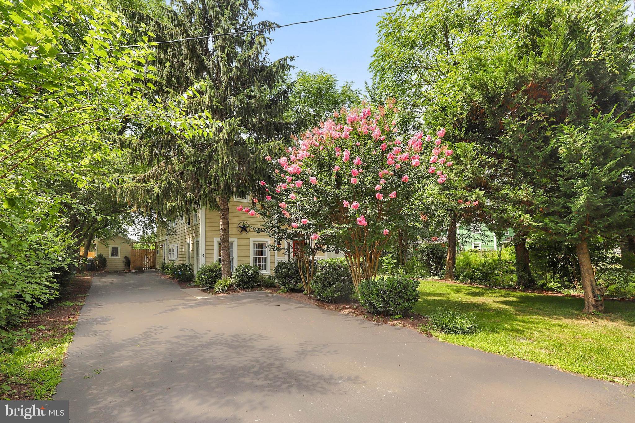 4 High Street Round Hill, VA 20141 - Photo 5 of 51 a view of a tree in front of a house