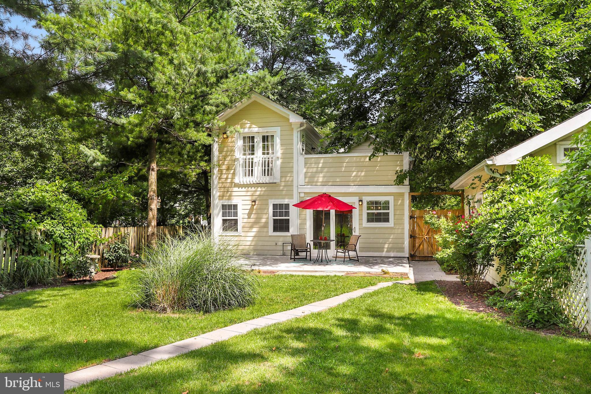 4 High Street Round Hill, VA 20141 - Photo 45 of 51 a front view of house with yard and green space