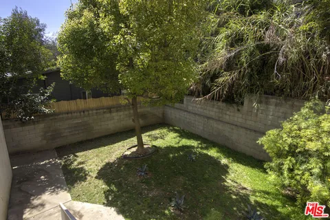 $949,000 | 4003 Sunset Drive, Unit 8, Los Angeles, CA 90027