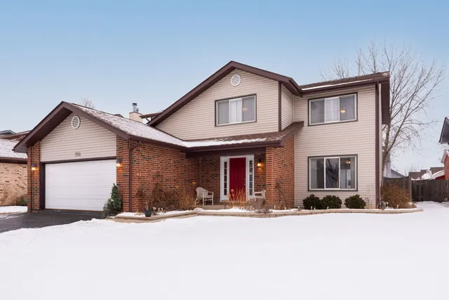 $579,990 | 751 Garth Road, Wheeling, IL 60090