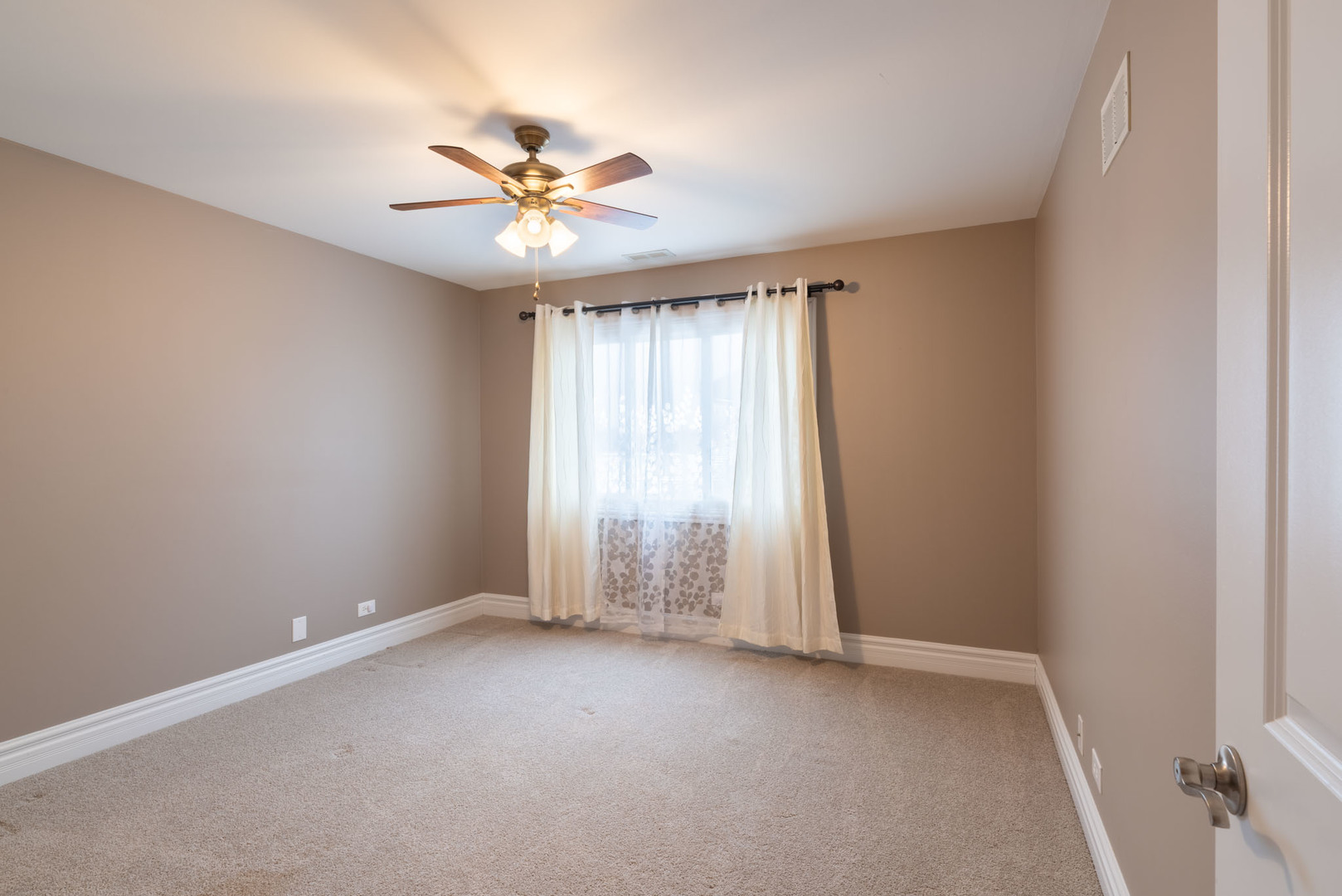 751 Garth Road Wheeling, IL 60090 - Photo 15 of 29