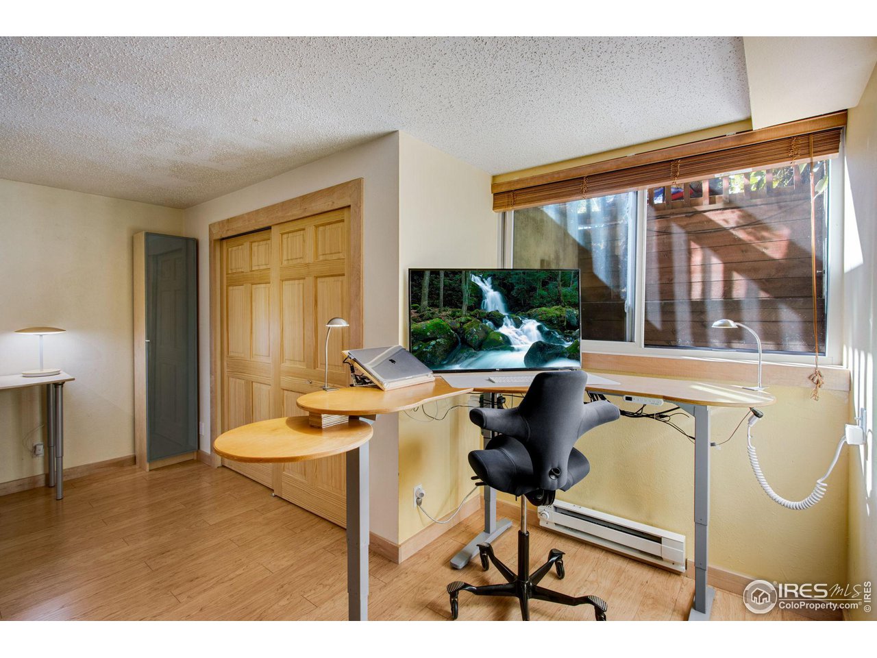2659 Juniper Avenue, Unit 30 Boulder, CO 80304 - Photo 24 of 35 a balcony with table and chairs